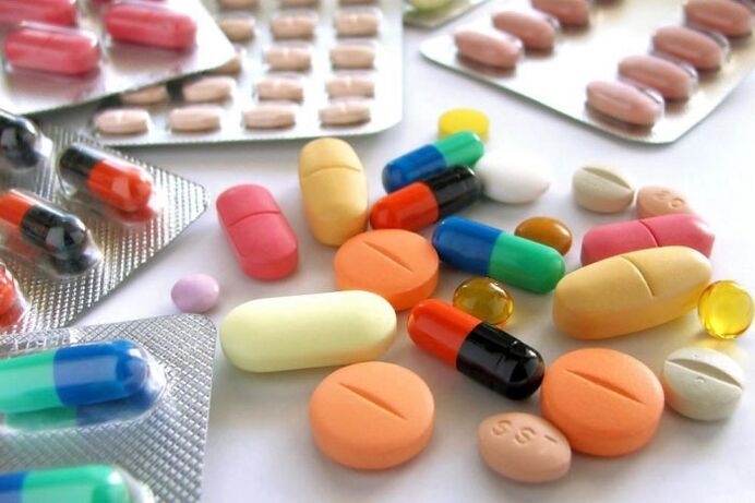 Liečba prostatitídy nie je úplná bez užívania antibiotík a iných liekov. 